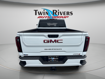 2025 GMC Sierra 2500HD 4WD Crew Cab Standard Bed AT4