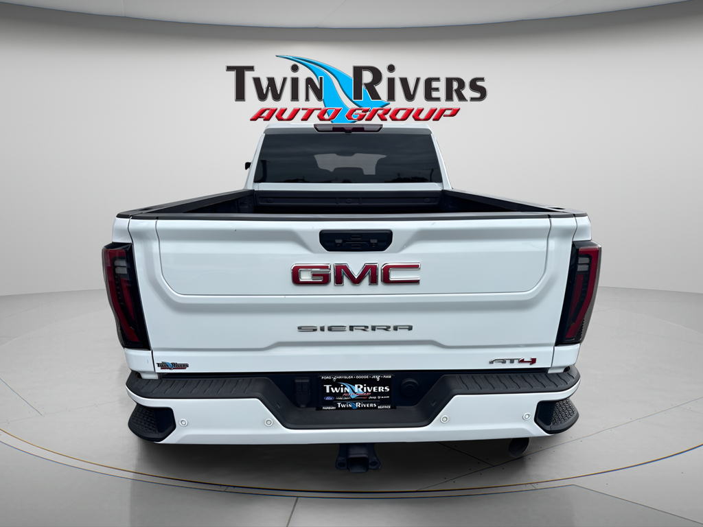 2025 GMC Sierra 2500HD 4WD Crew Cab Standard Bed AT4