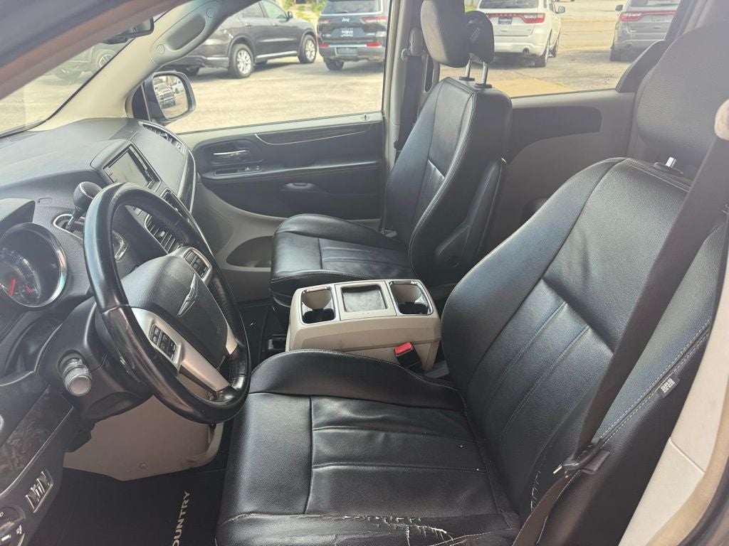 2014 Chrysler Town & Country Touring