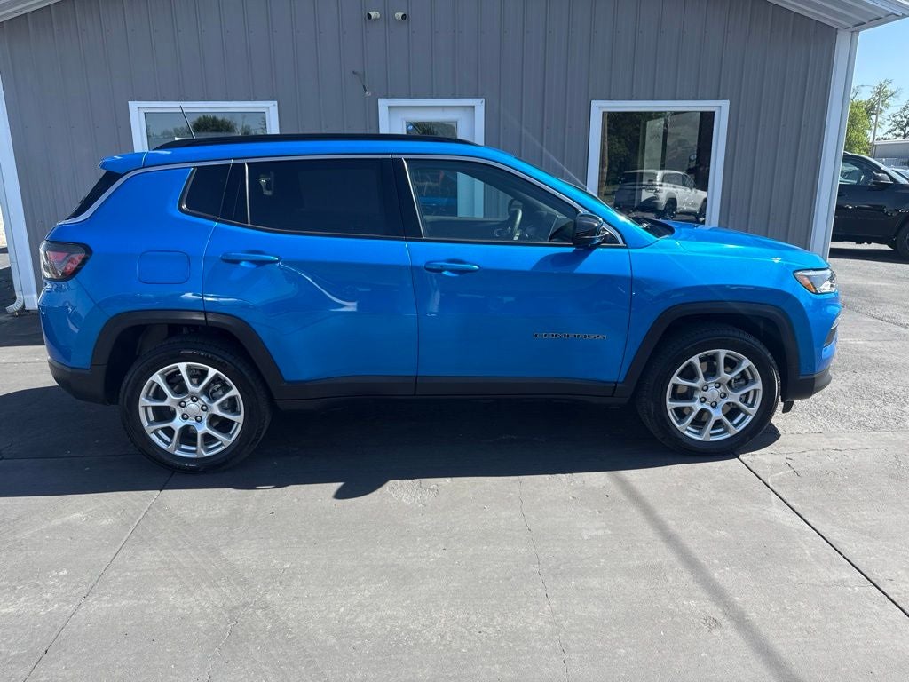 2024 Jeep Compass Latitude Lux FWD