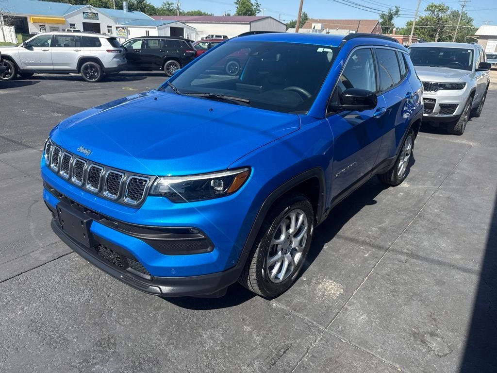 2024 Jeep Compass Latitude Lux FWD
