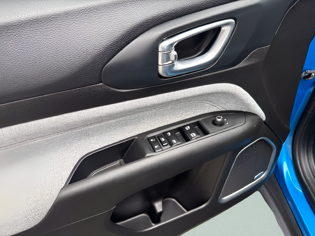 2024 Jeep Compass Latitude Lux FWD