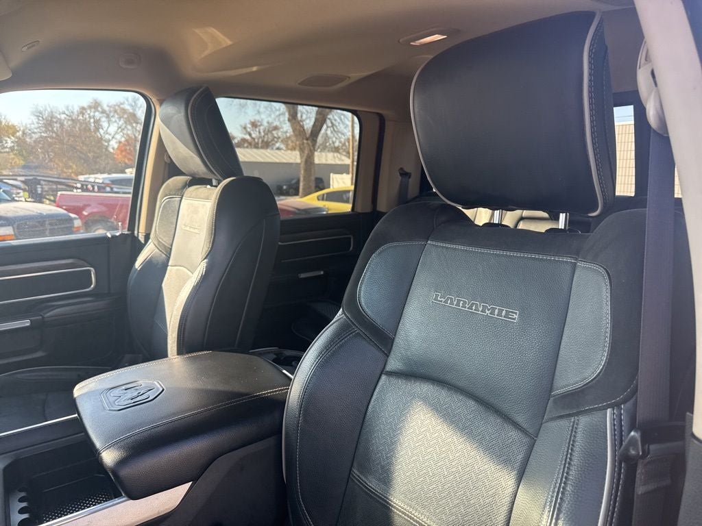 2019 RAM 2500 Laramie Crew Cab 4x4 6'4' Box