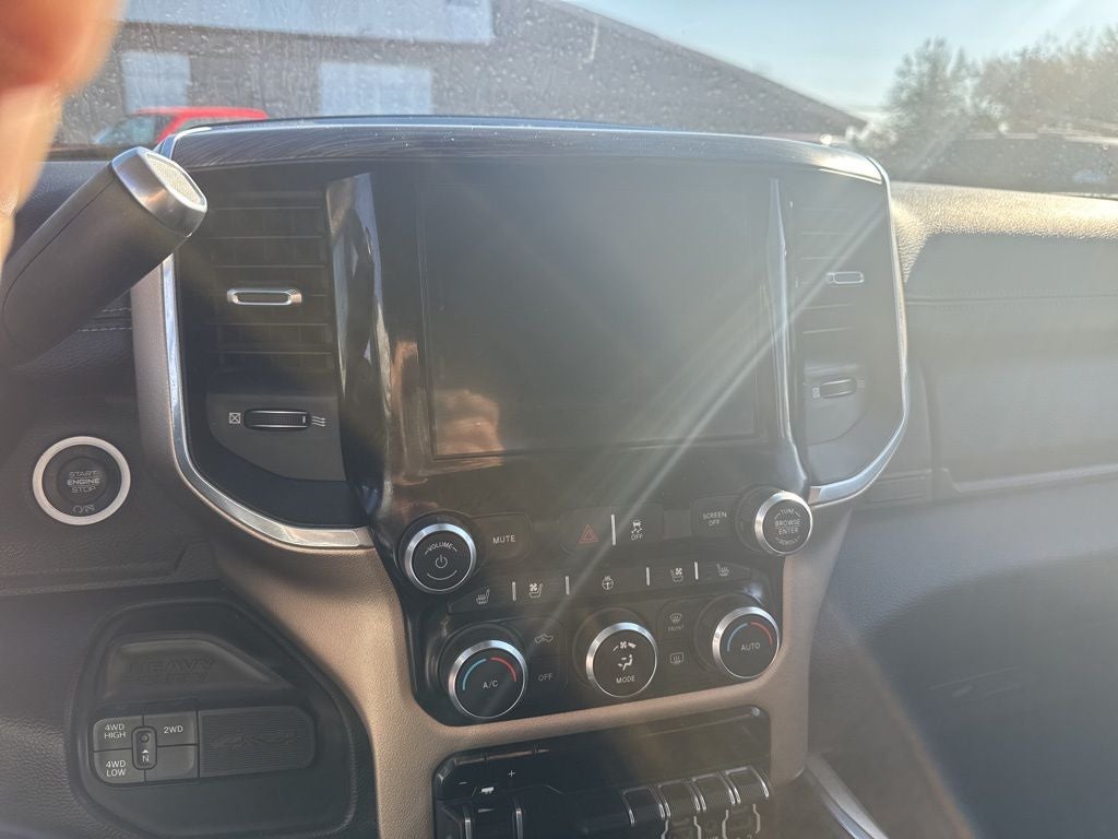 2019 RAM 2500 Laramie Crew Cab 4x4 6'4' Box